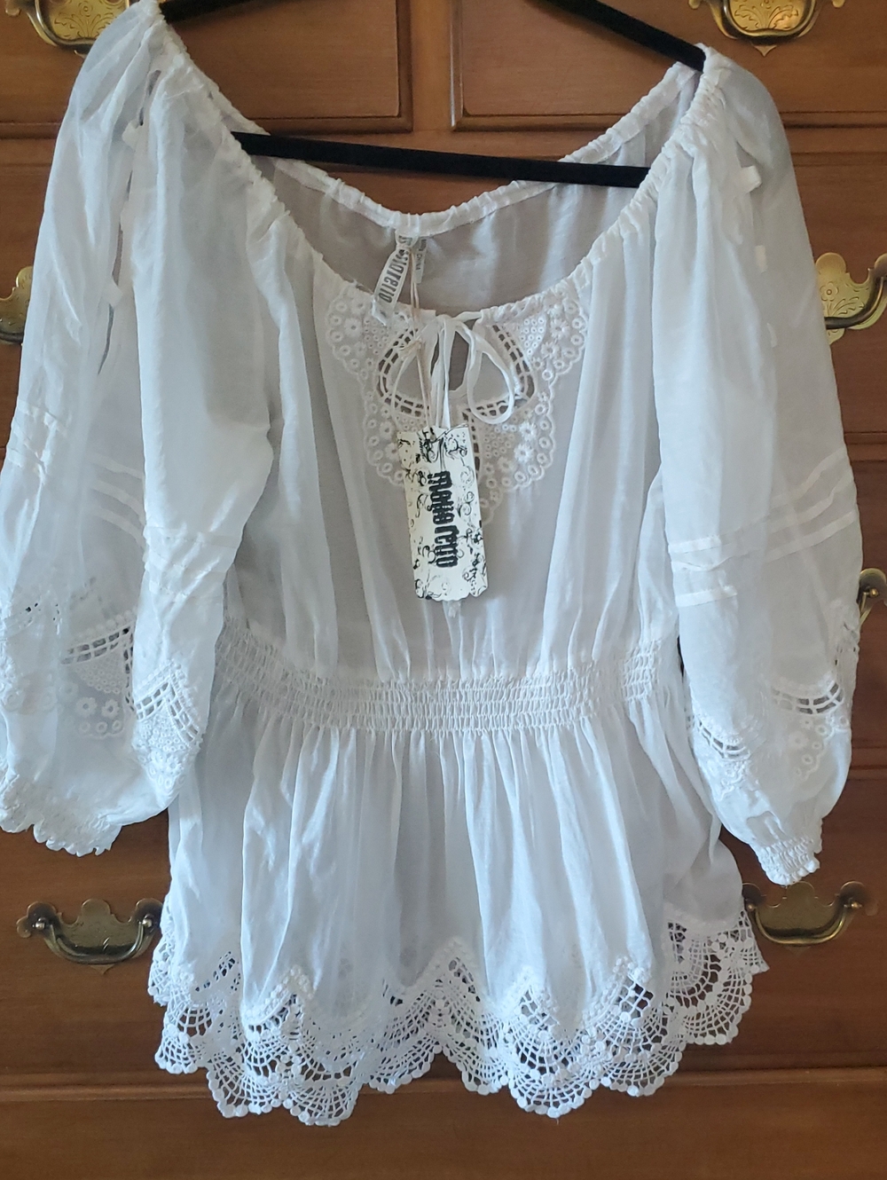 Monoreno White Eyelet Lace Peasant Blouse
